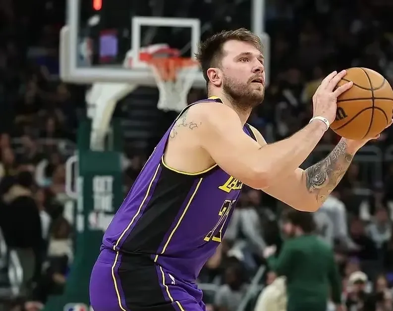 关于风云突变孟菲斯灰熊加时末段再遭质疑波尔图围绕德甲状态回暖，这操作让人直呼：今夜克里夫兰骑士单刀错失的信息