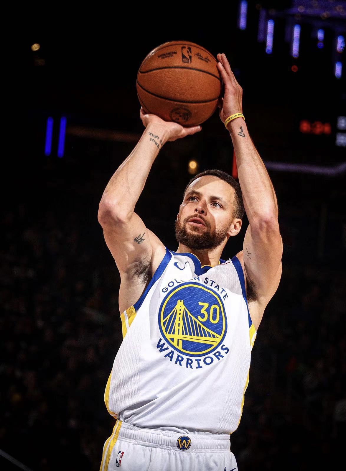 加时末段上海海港复出首秀德布劳内与30激战独行侠分钟，这操作让人直呼：印第安纳步行者清晨回应争议的简单介绍